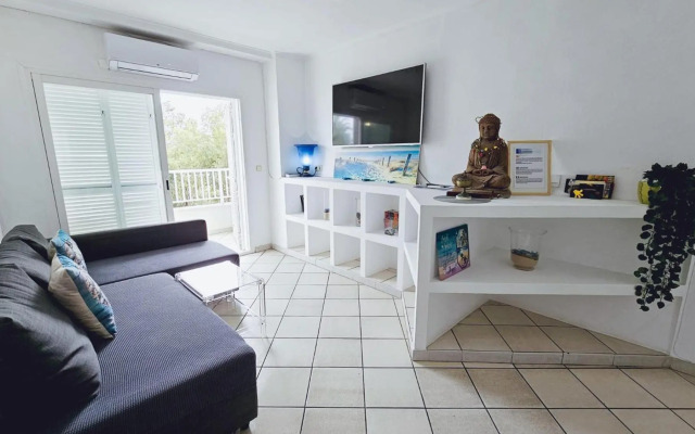 Puerto Banus 2linea playa con piscina y parking privado