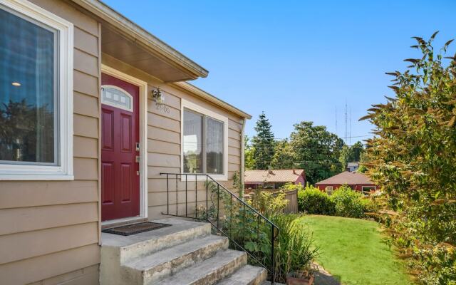 Seattle Vacation Home: The Autobahn