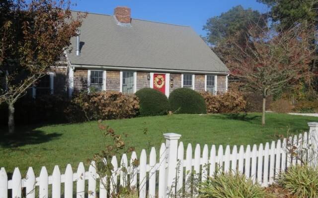 76 Indian Hill Road North Three Bedroom House