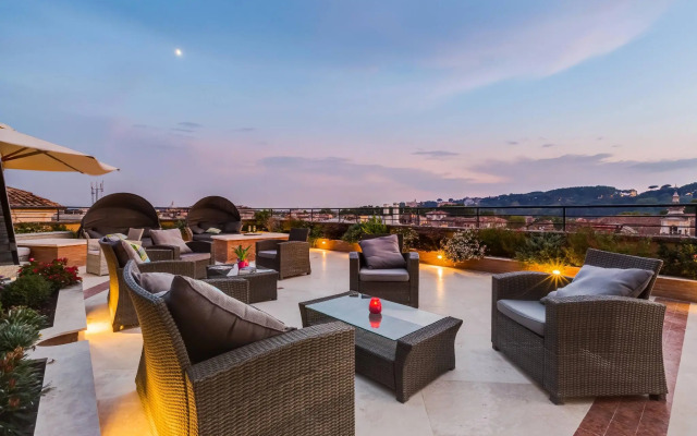 Navona Queen Rooftop
