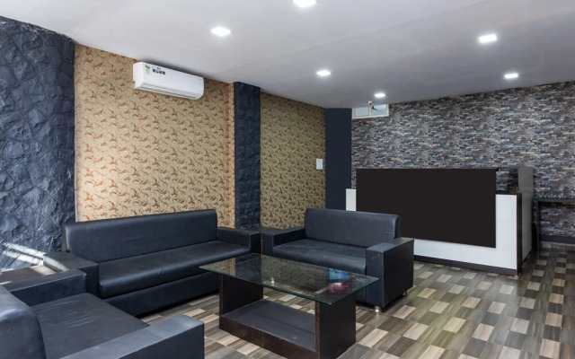 OYO 27654 Hotel Grand Valley