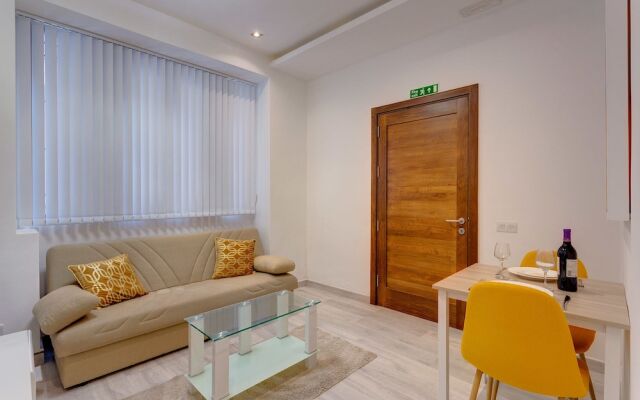 Modern Apartment Near the Promenade