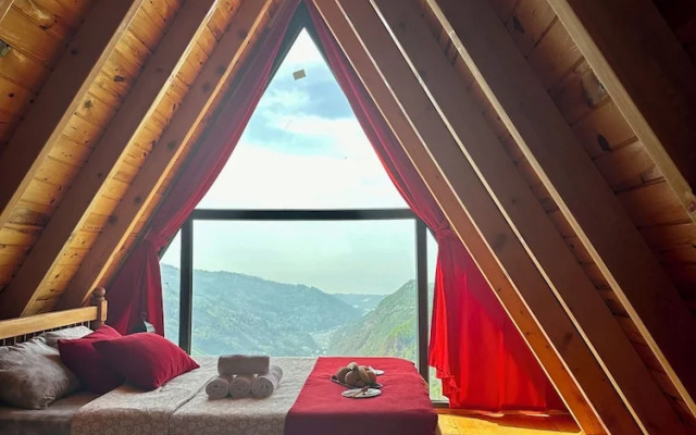 Celazeni̇ Bungalov