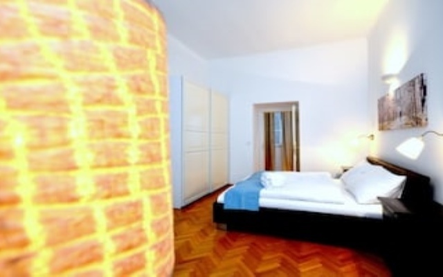 Vienna Residence Quiet Apartment With Space for up to 6 People — 维也纳