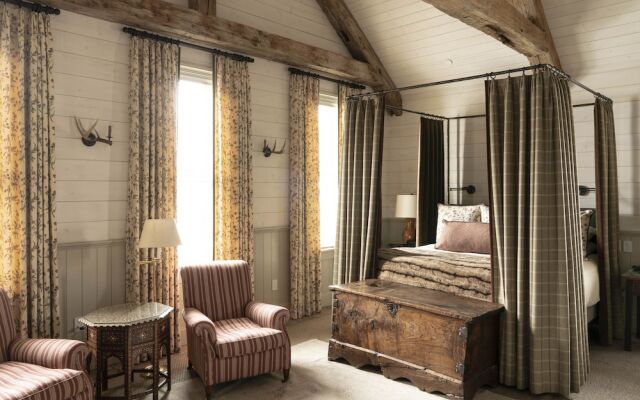 Eleven Scarp Ridge Lodge