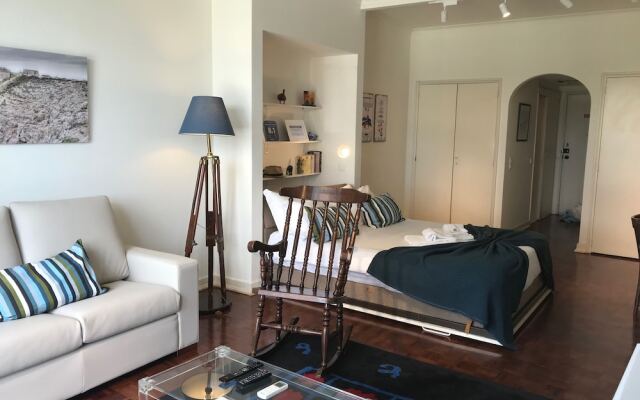 Rent4Rest Estoril Beachfront Apartments
