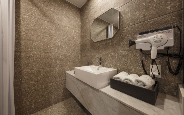 Wall Hotel Cheonan Cheongsu