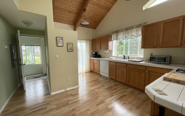 Bayshore RV Park & Guest Suites