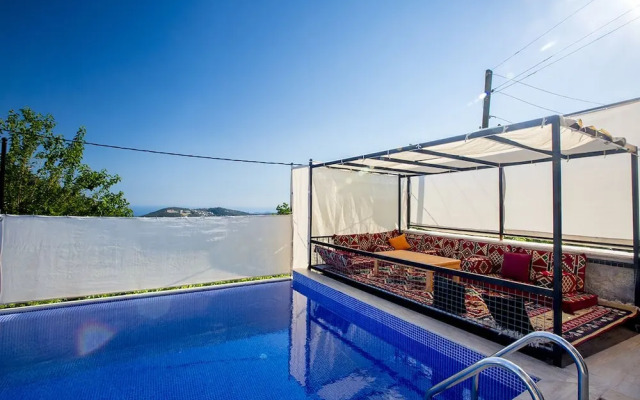 Villa Ermis by Akdenizvillam