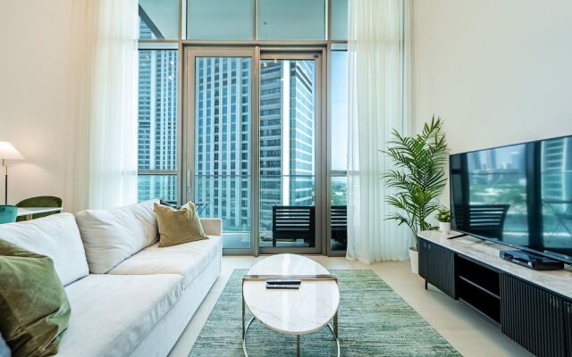 Luxury StayCation - Fancy Apartment Connected To Burj Khalifa