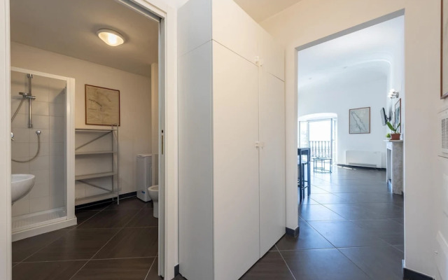 Sea View Apartment Next To Acquarium