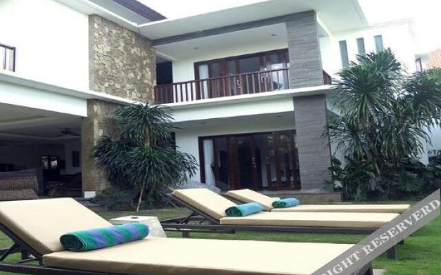 Villa Seratus