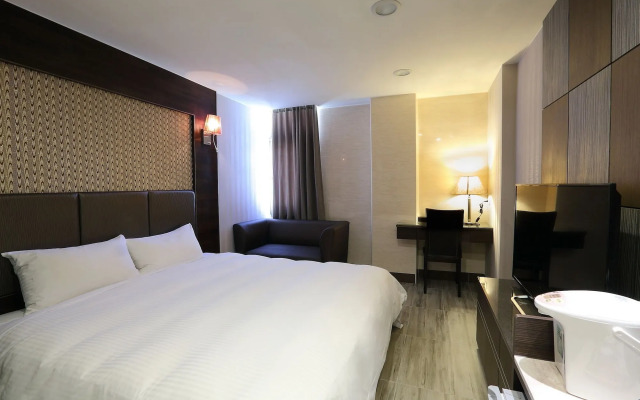Maple Hotel