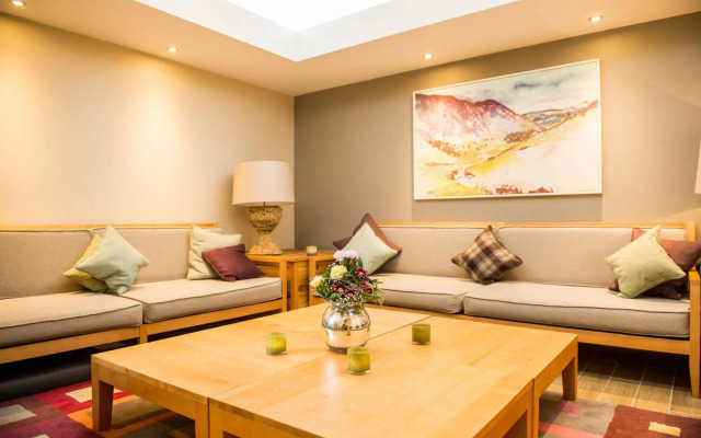 North Lakes Hotel And Spa
