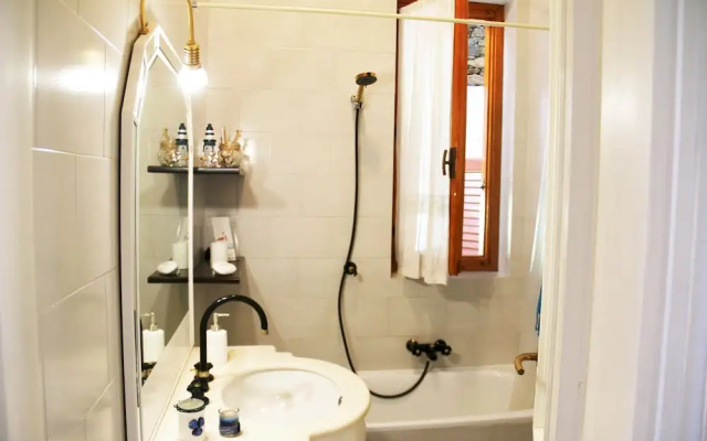 Villino Kenzia 4 Bedrooms Apartment in Stintino