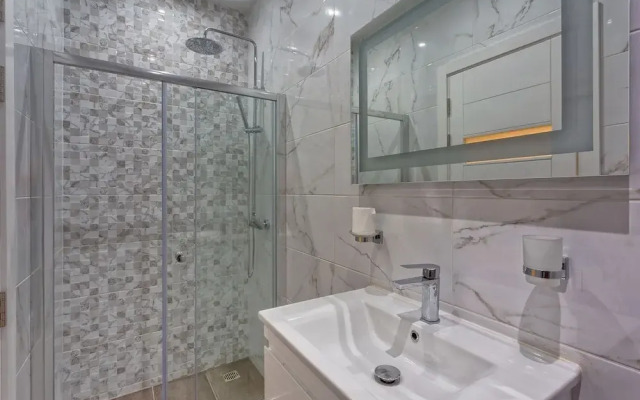 Stylish 1BR Apartment Steps to the Promenade