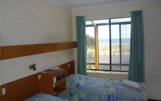 Kingston Ocean View Motel