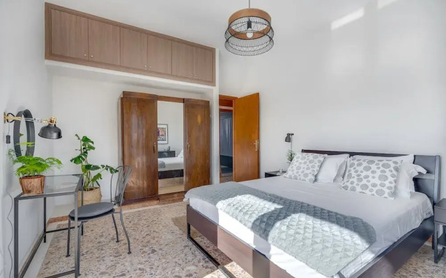 Sea City and Mountain View Apartment