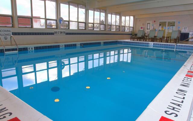 Holiday Inn Express & Suites Pittsburgh West - Greentree by IHG