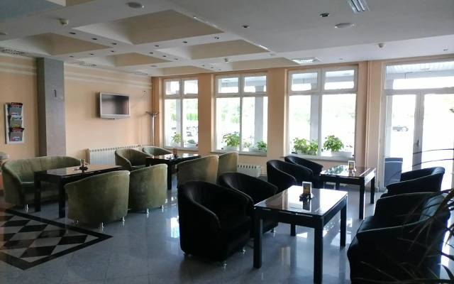 Elegance Hotel