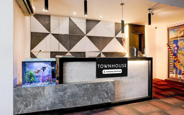 Super Townhouse PBG Mall Vashi
