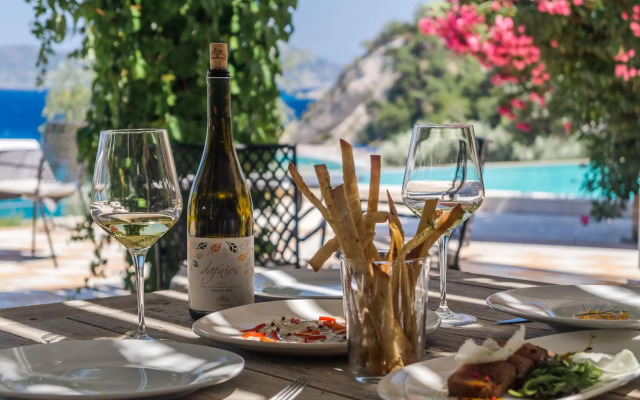 Armonia Bay Hotel