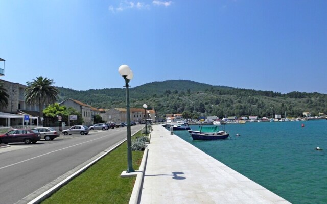 Apartment and Rooms Dragana