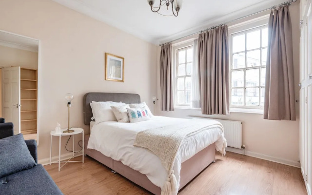Stylish 2 Beds Apartment at Kensignton