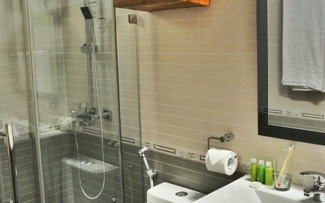 Airport Comfort Inn Premium Hotel