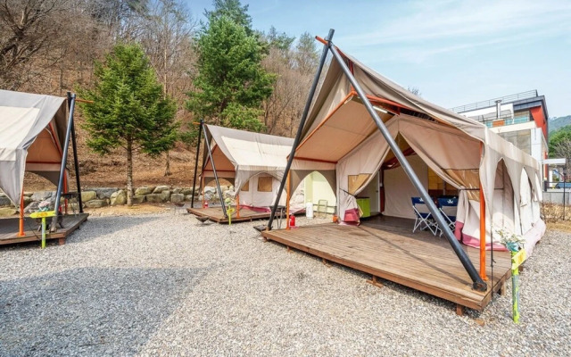 Saeyeon Glamping & Caravan Pocheon