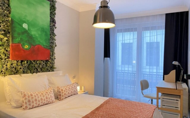 Missafir Central and Refreshing Flat in Beyoglu