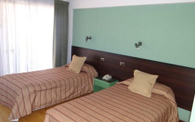 Hotel Charlie Inn