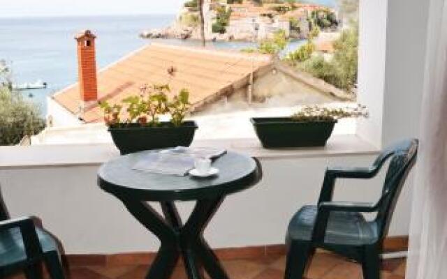 Secret Garden Apartments