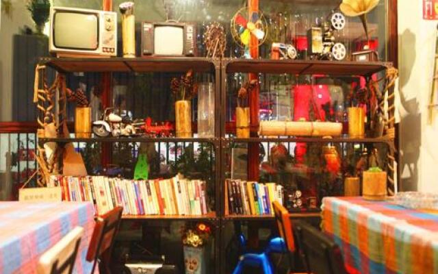 Yangshuo Li Meng Xiao Shu