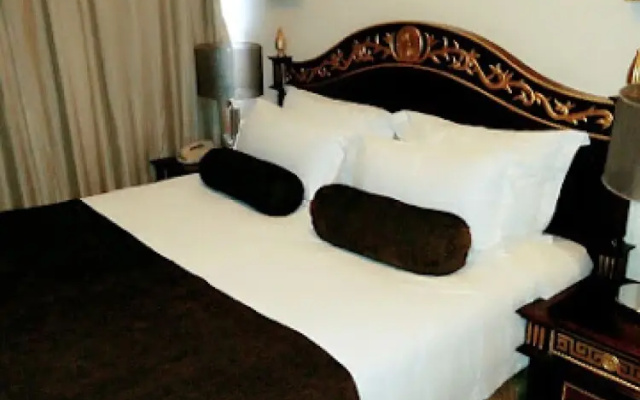 Room-owu Crown Hotel - Guest Room