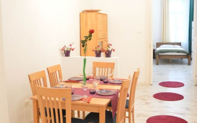 RBNB Apartments - Inner City I.