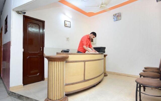 SPOT ON 36686 Hotel Om Shanti Palace