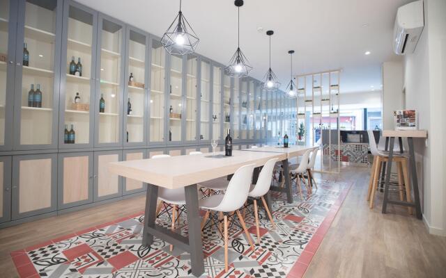 Almada Wine House