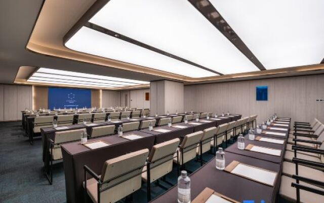 Crystal Orange Jinan Laiwu Gaochuang Center