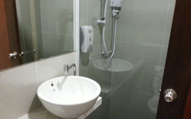 Place2Stay Business Hotel - Waterfront