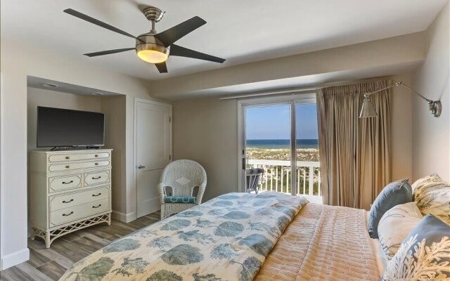 Oceanside Townhouse with Ocean View and Access to the Deck by RedAwning