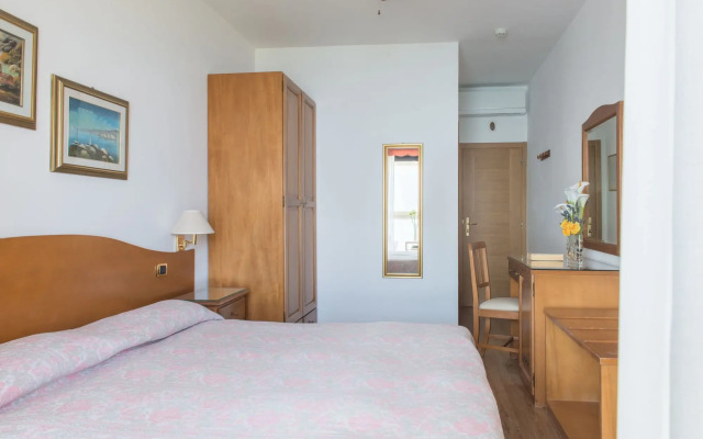 Village Hotel Lucia
