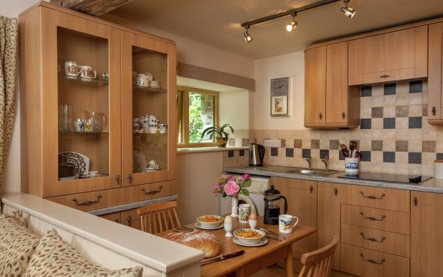 Cozy Holiday Home in South Wales With Patio