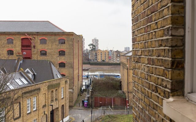 2 Bedroom Apartment In Wapping