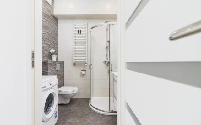 Studio Lubelska Cracow by Renters