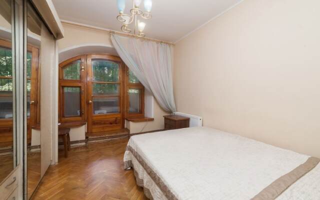 Apartment near Opera Theater