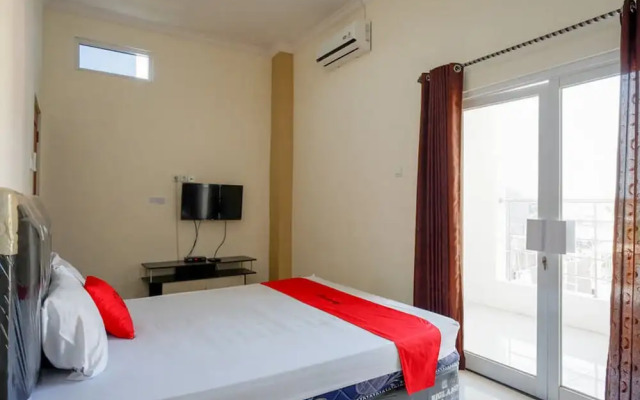 RedDoorz near Hartono Mall Solo