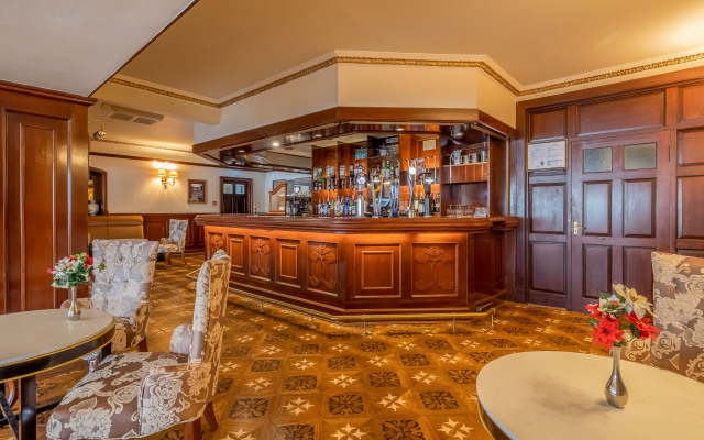 Muthu Fort William Hotel