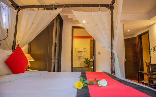 La Rose Suites