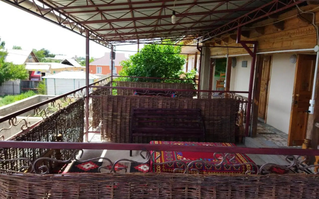 Guest House Caravan Tamchy